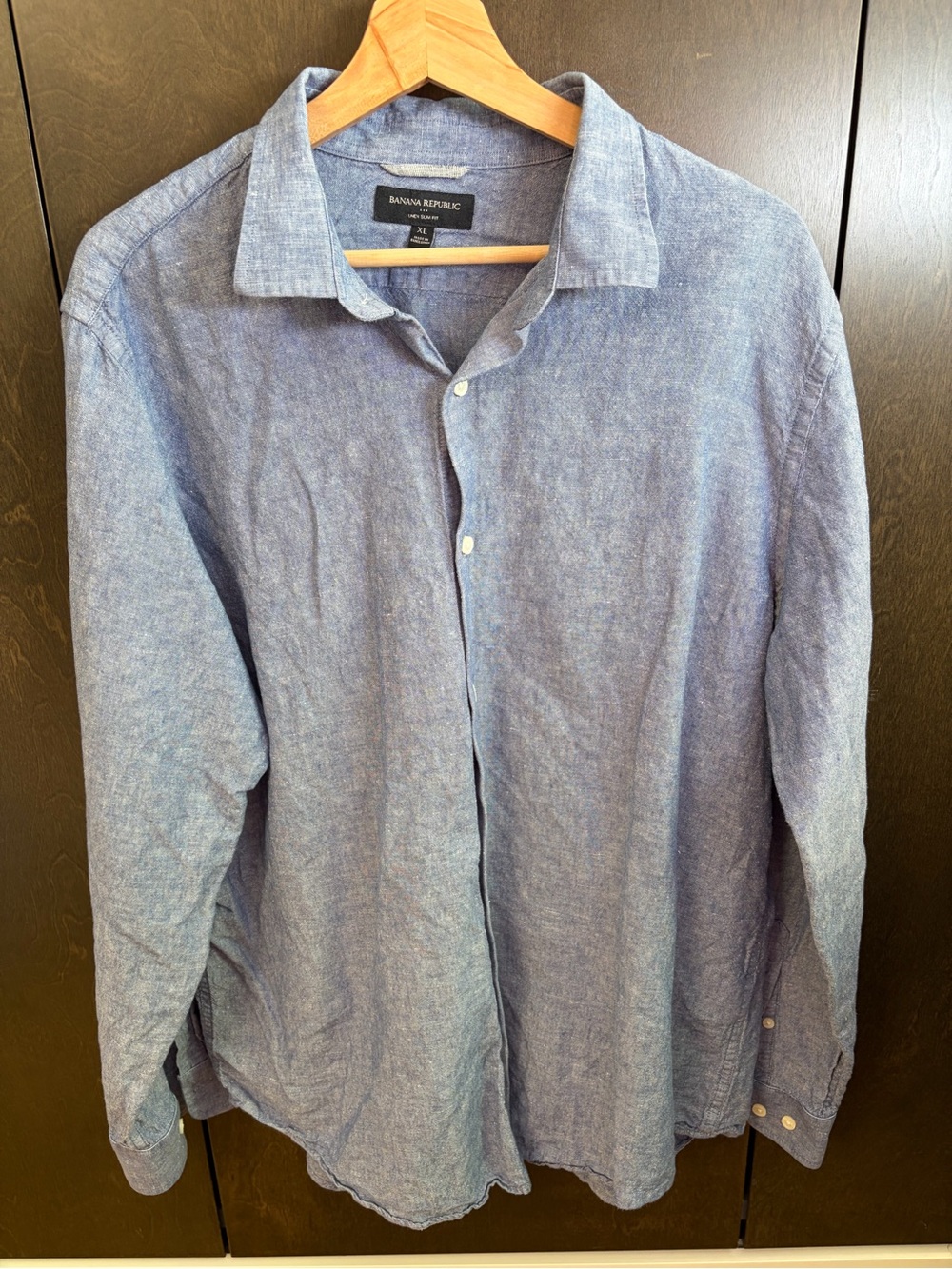 Banana Republic Men's Chambray Blue Linen Blend Button-Down Shirt